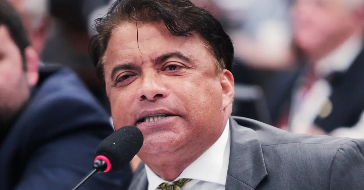 Justiça suspende nova prisão de Wladimir Costa após audiência de custódia no Pará A Justiça Eleitoral do Pará suspendeu, nesta quarta-feira (21), a decisão que determinava a prisão preventiva do ex-deputado federal Wladimir Costa. A revogação foi definida durante audiência de custódia, após a prisão do ex-parlamentar na terça-feira (20), por descumprimento de decisões judiciais anteriores.